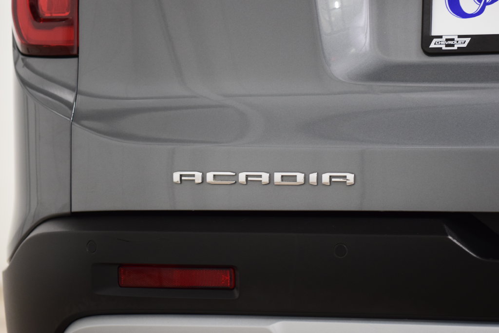 Used 2020 GMC Acadia SLT FWD image 23
