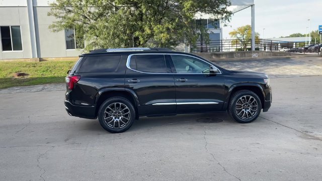 Used 2023 GMC Acadia Denali w/ Black Diamond Edition FWD image 9