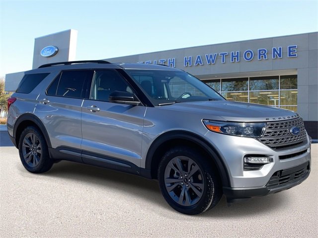 Certified 2022 Ford Explorer XLT w/ Equipment Group 202A image 1