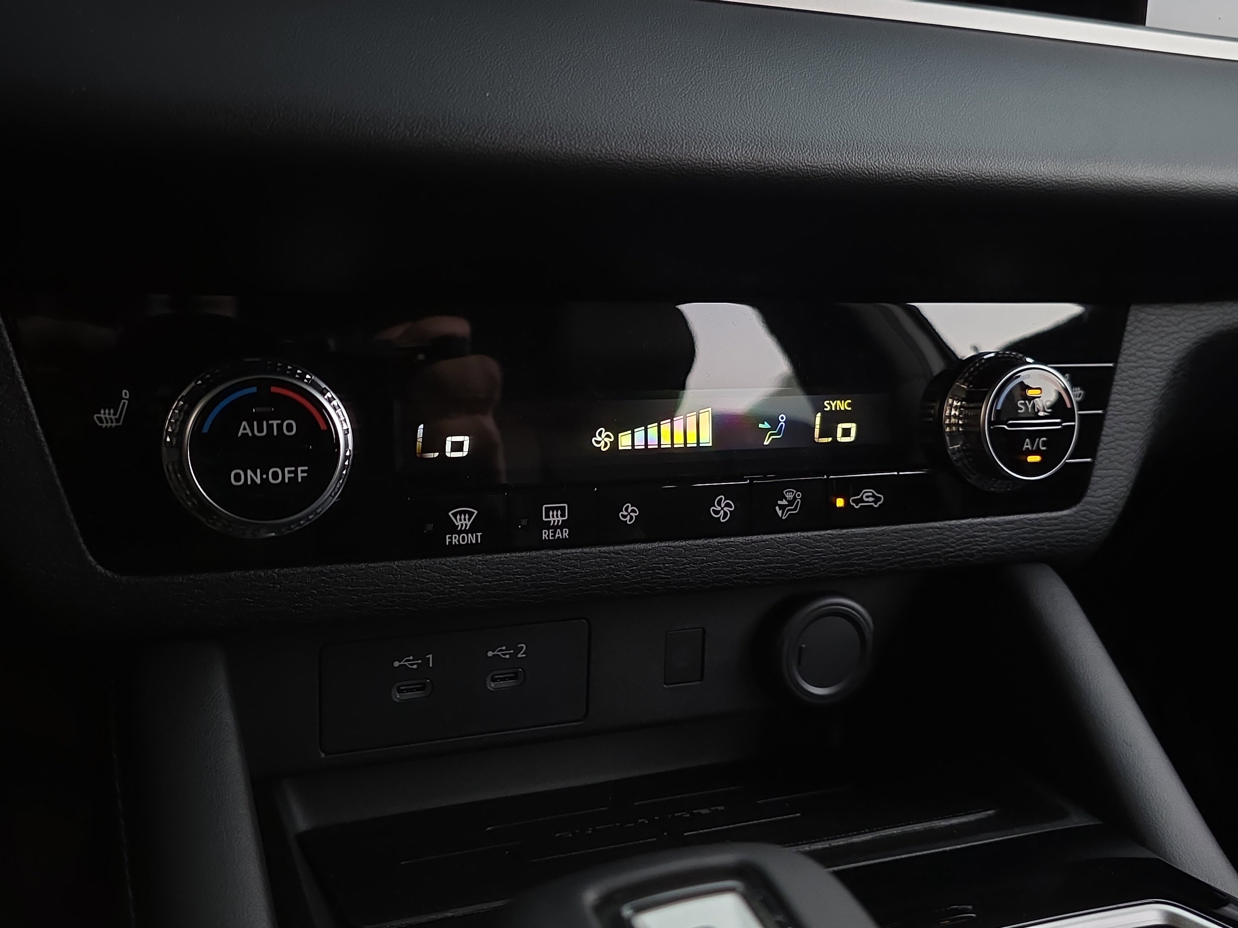 New 2025 Mitsubishi Outlander SE image 16