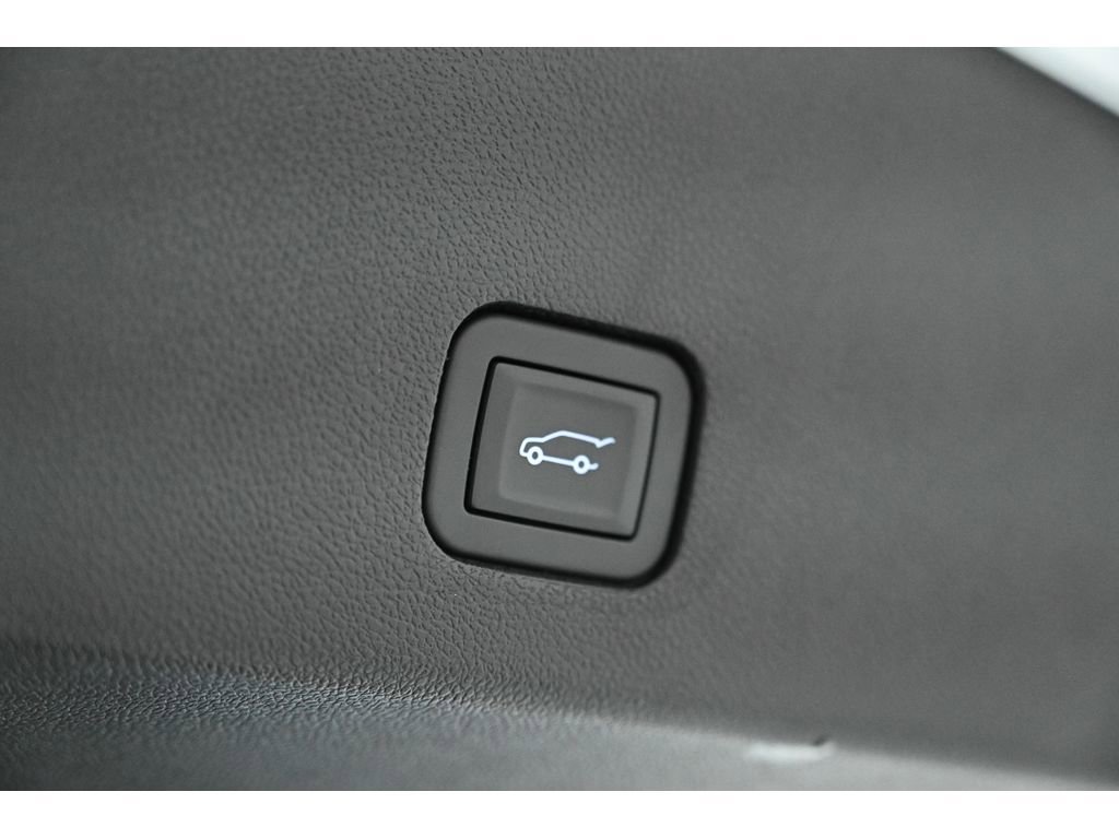 Certified 2025 Cadillac XT6 Premium Luxury image 60