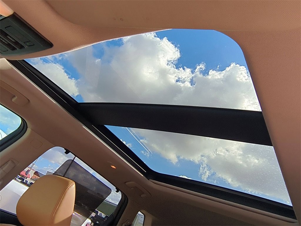 Used 2021 Nissan Rogue Platinum image 19