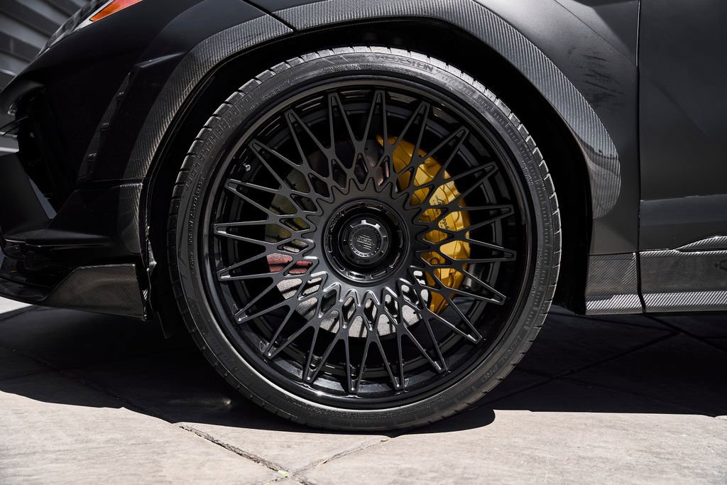 Used 2024 Lamborghini Urus Performante AWD/4WD image 3