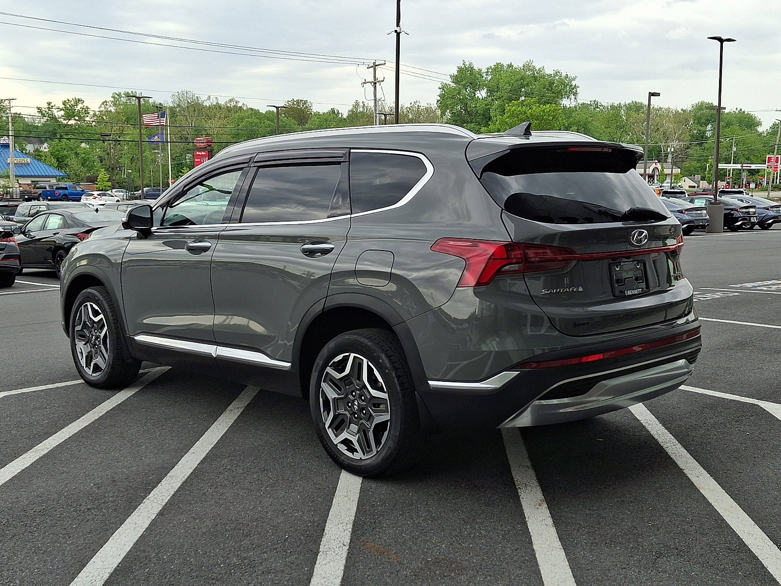 Used 2023 Hyundai Santa Fe SEL Premium w/ Cargo Package AWD/4WD image 4