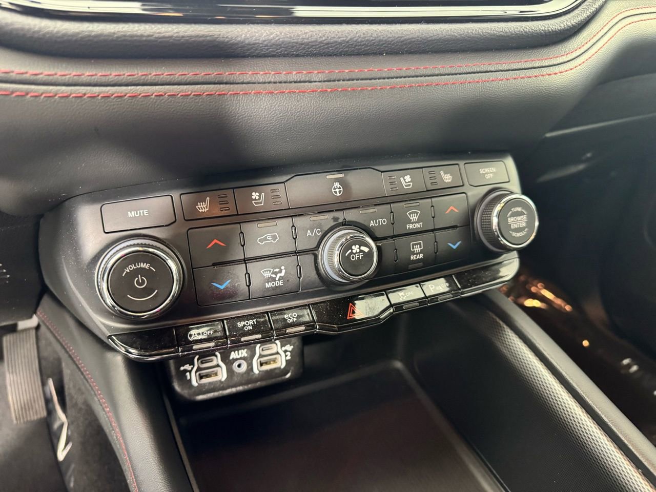 Used 2024 Dodge Durango GT image 23