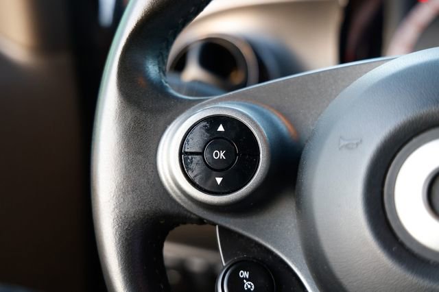 Used 2016 smart fortwo passion image 20