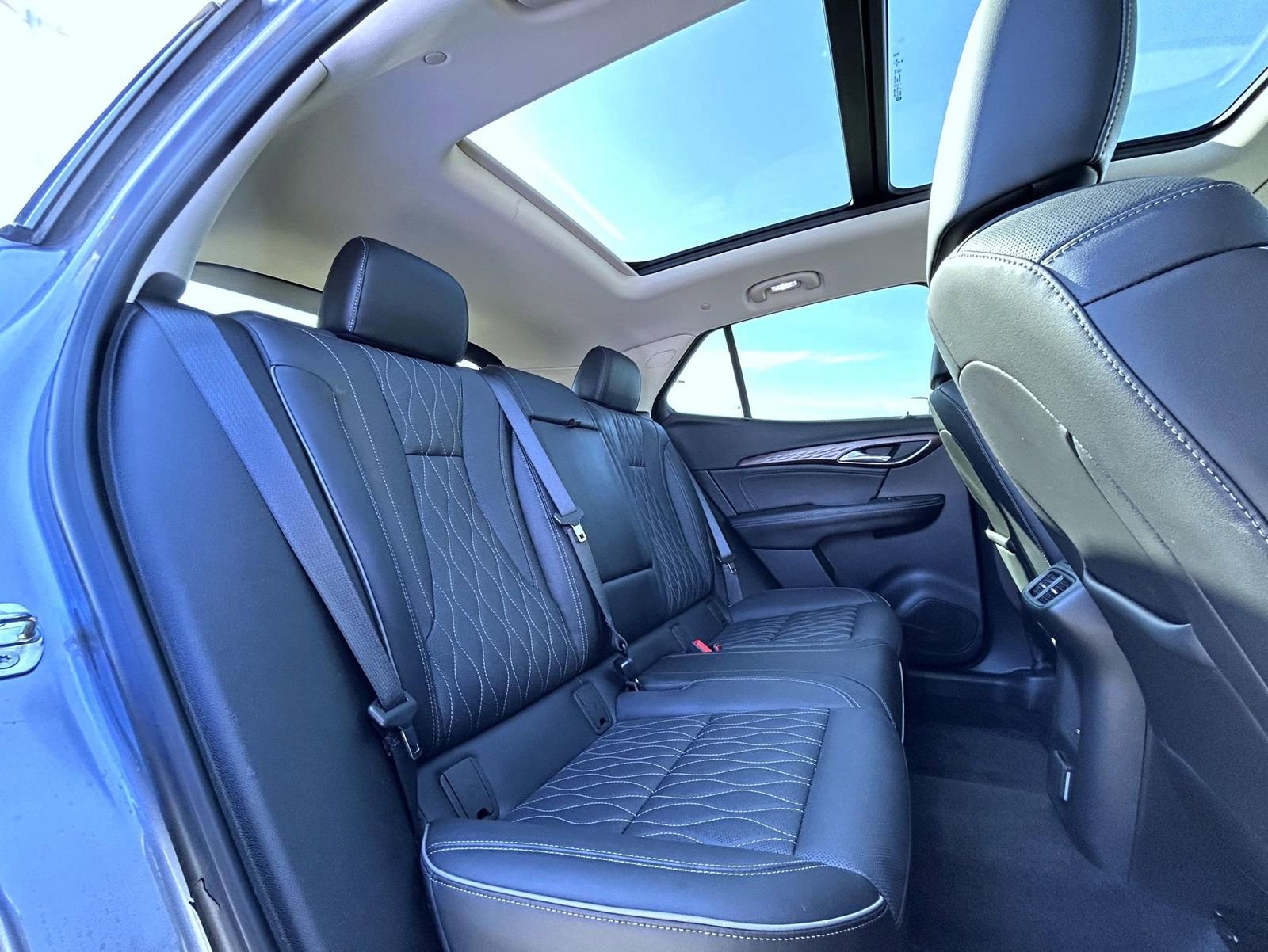 Used 2021 Buick Envision Avenir image 18