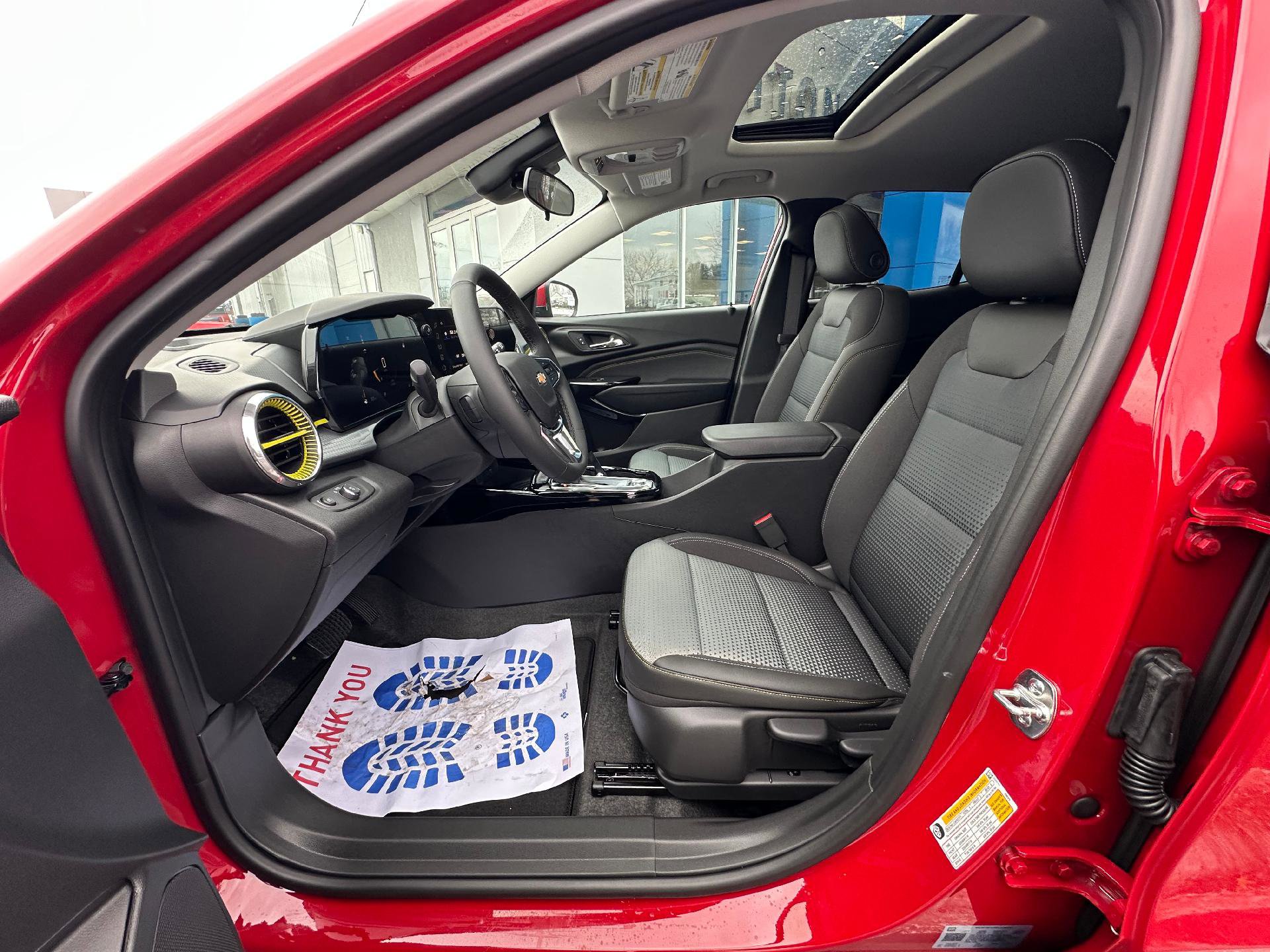 New 2026 Chevrolet Trax LT w/ Sunroof Package FWD image 8