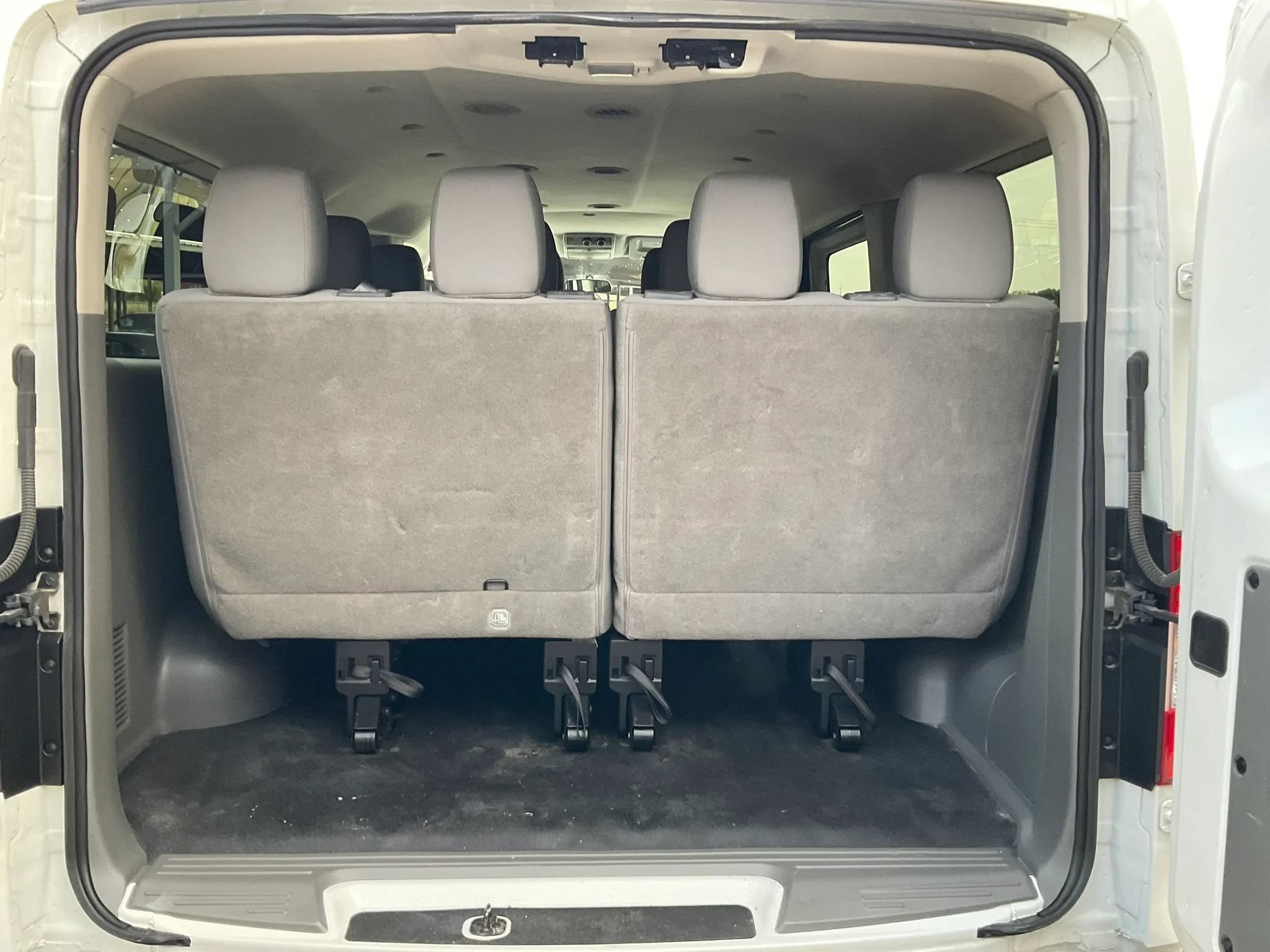 Used 2018 Nissan NV 3500 S RWD image 13