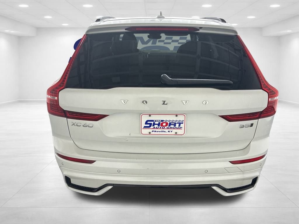 Used 2025 Volvo XC60 B5 Plus image 5