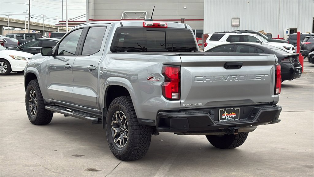 Used 2023 Chevrolet Colorado Z71 w/ Z71 Convenience Package 2 image 3
