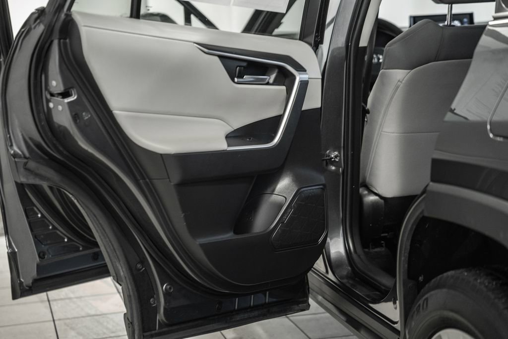 Used 2022 Toyota RAV4 XLE image 29