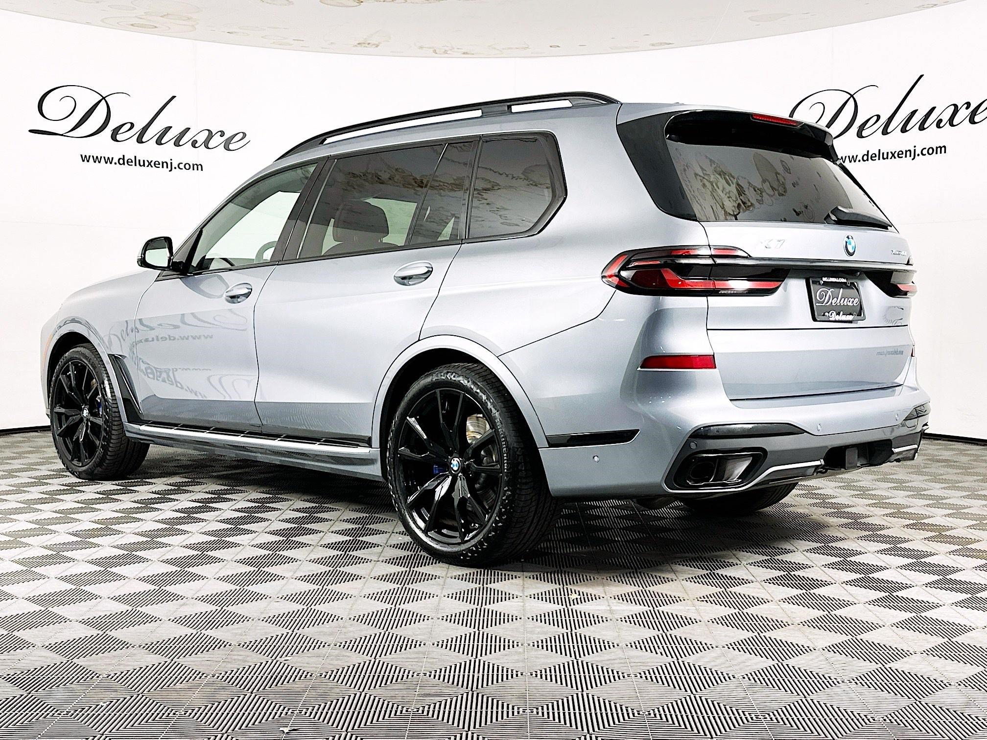 Used 2024 BMW X7 xDrive40i w/ Executive Package AWD/4WD image 4