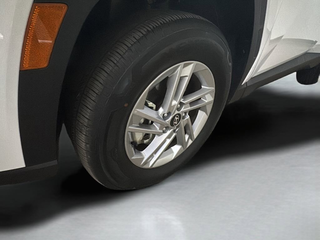 Certified 2025 Hyundai Tucson SE image 4