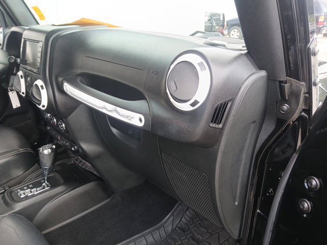Used 2015 Jeep Wrangler Unlimited Sahara AWD/4WD image 22