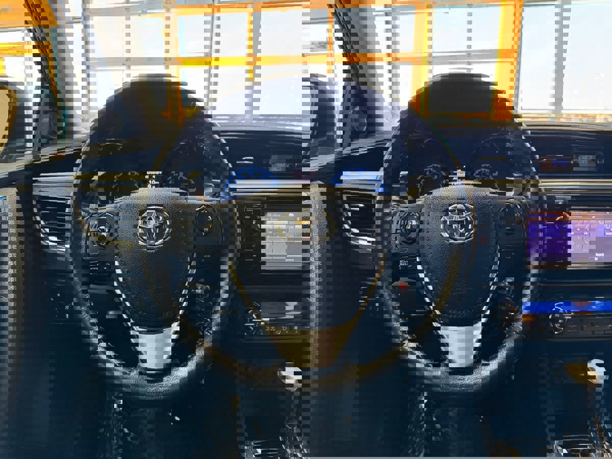 Used 2014 Toyota Corolla S image 25