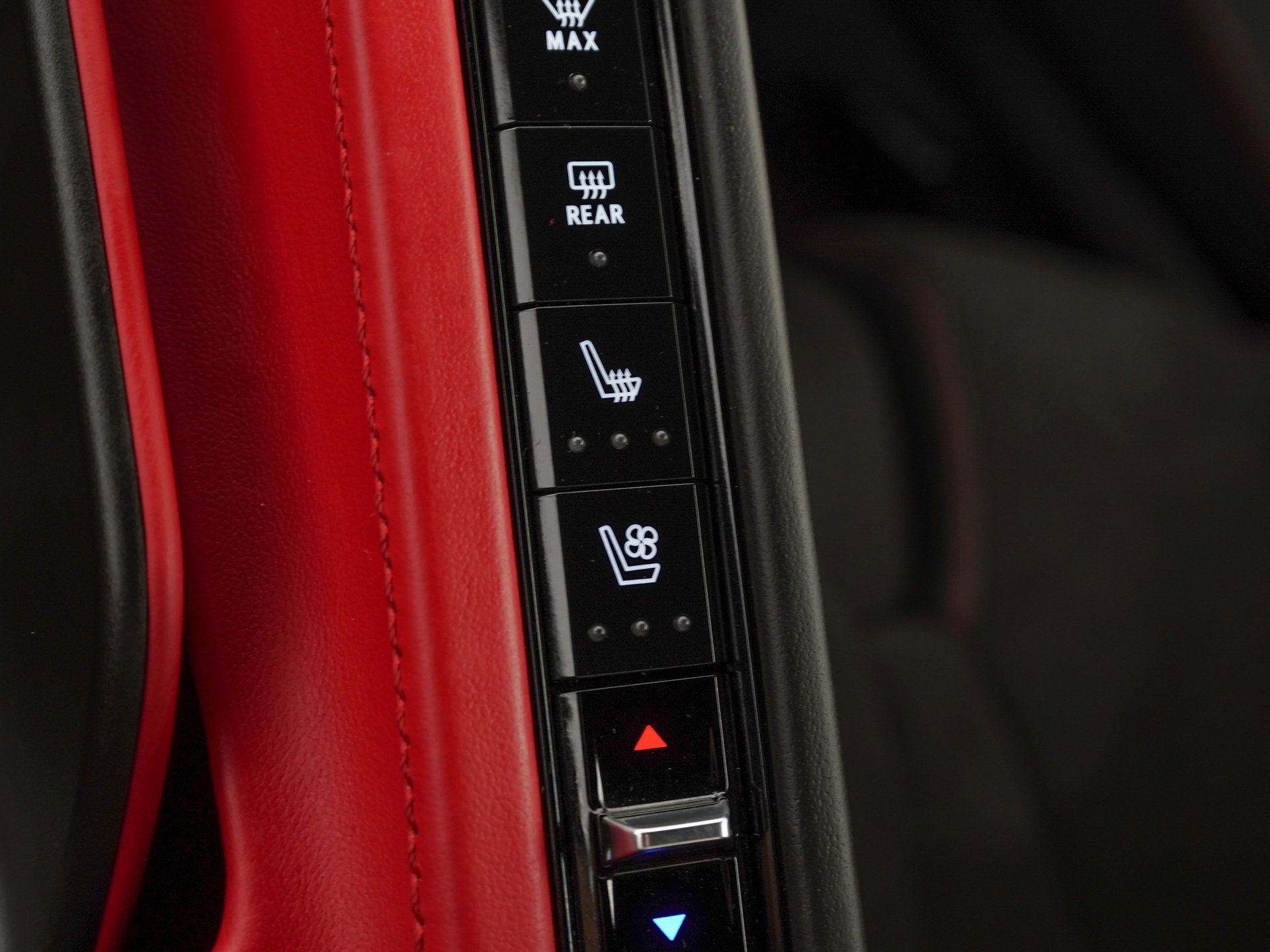 Used 2024 Chevrolet Corvette Stingray Premium Conv w/ Z51 Performance Package image 24