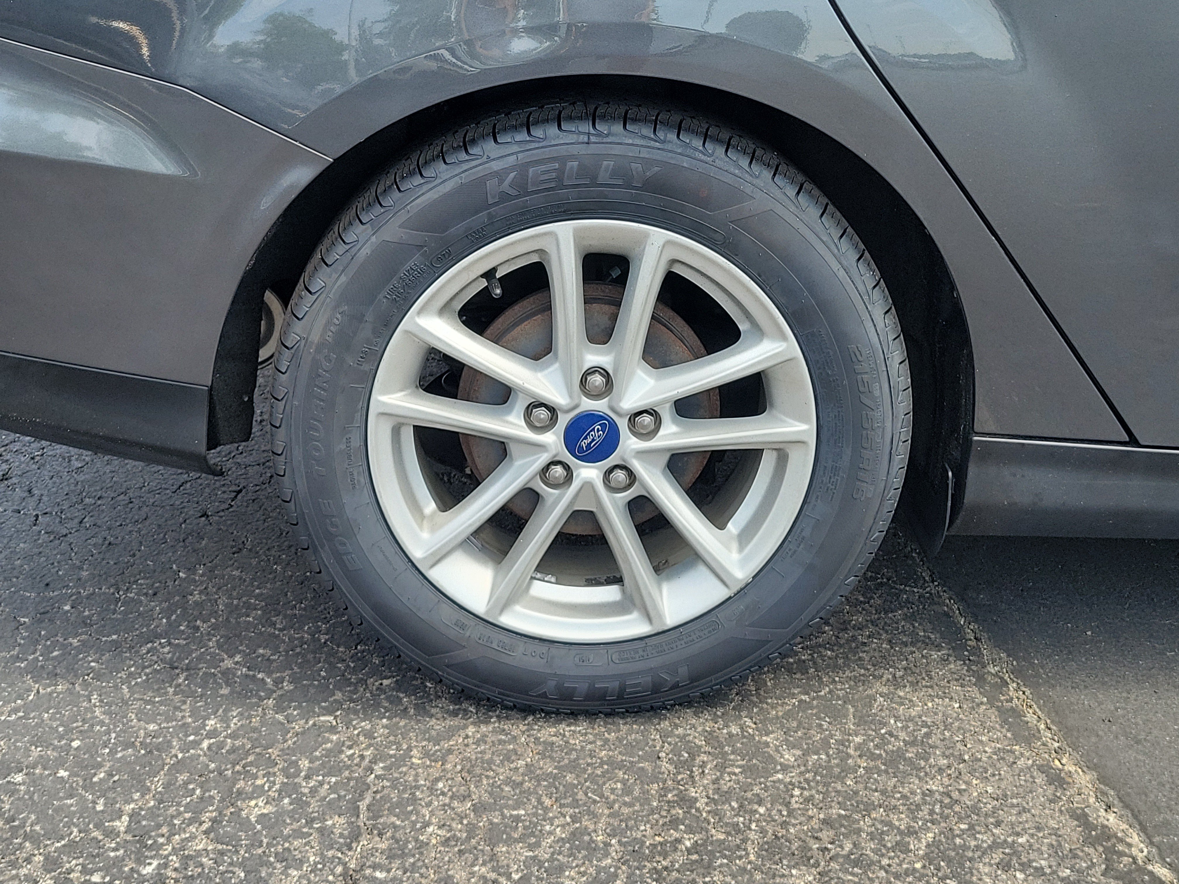 Used 2016 Ford Focus SE w/ Reverse Sensing Package FWD image 5