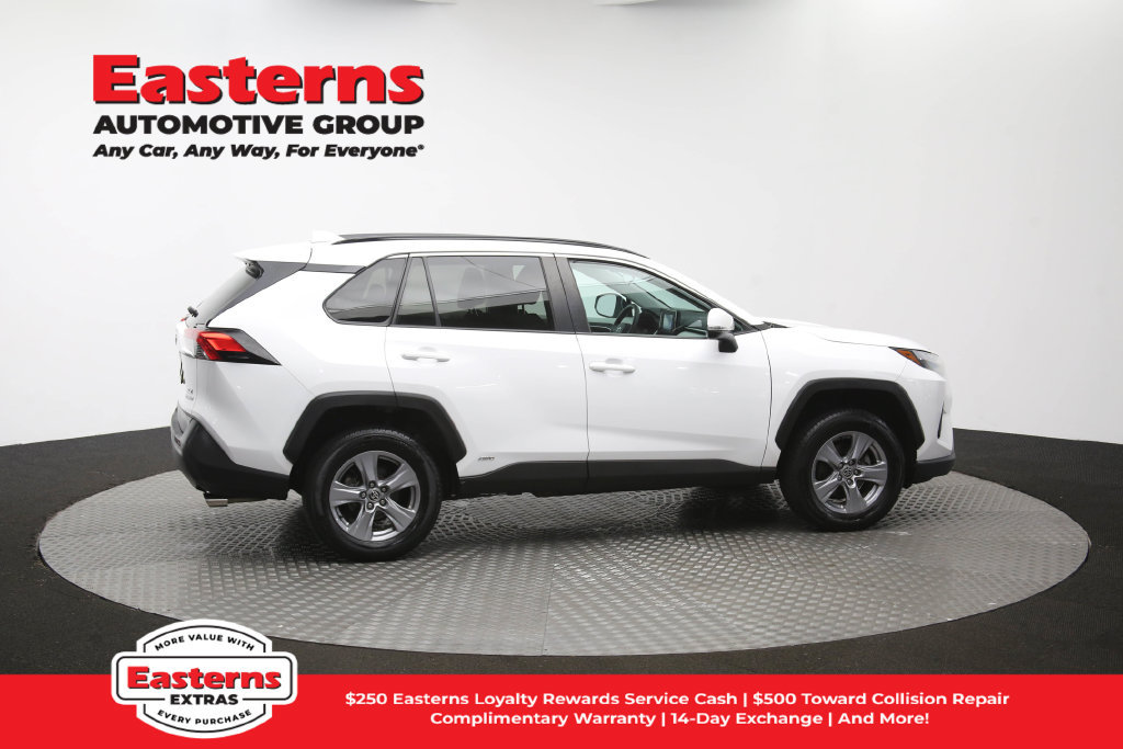 Used 2022 Toyota RAV4 XLE AWD/4WD image 44