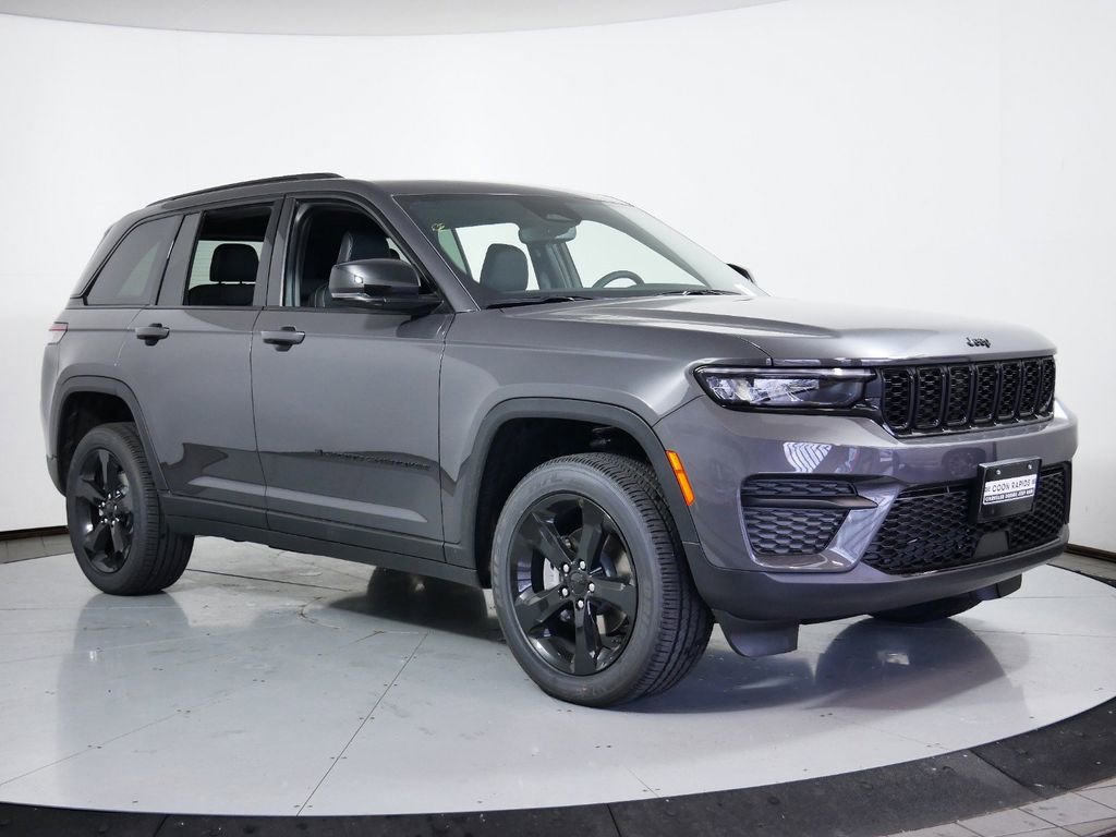 Certified 2024 Jeep Grand Cherokee Altitude image 2