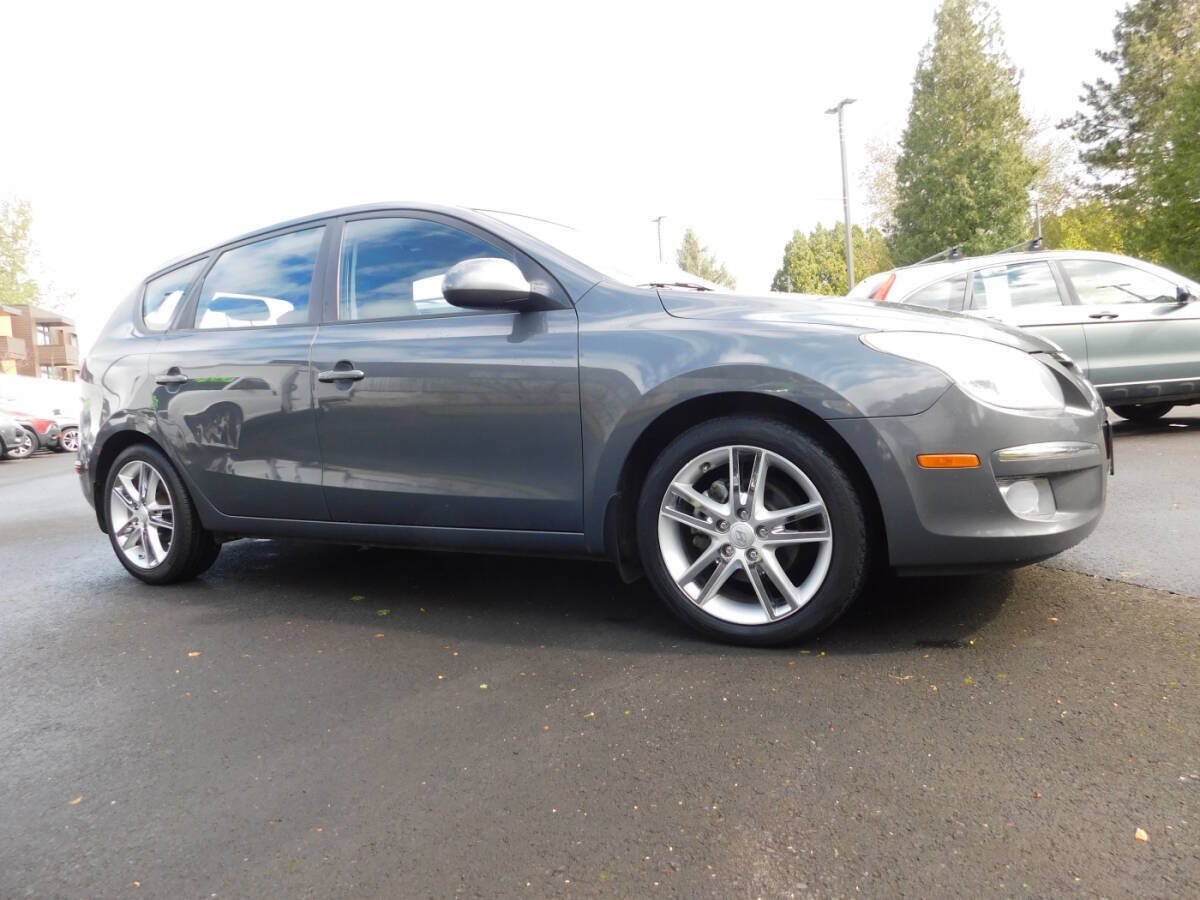 Used 2009 Hyundai Elantra w/ Premium-Sport Pkg 2 FWD image 1