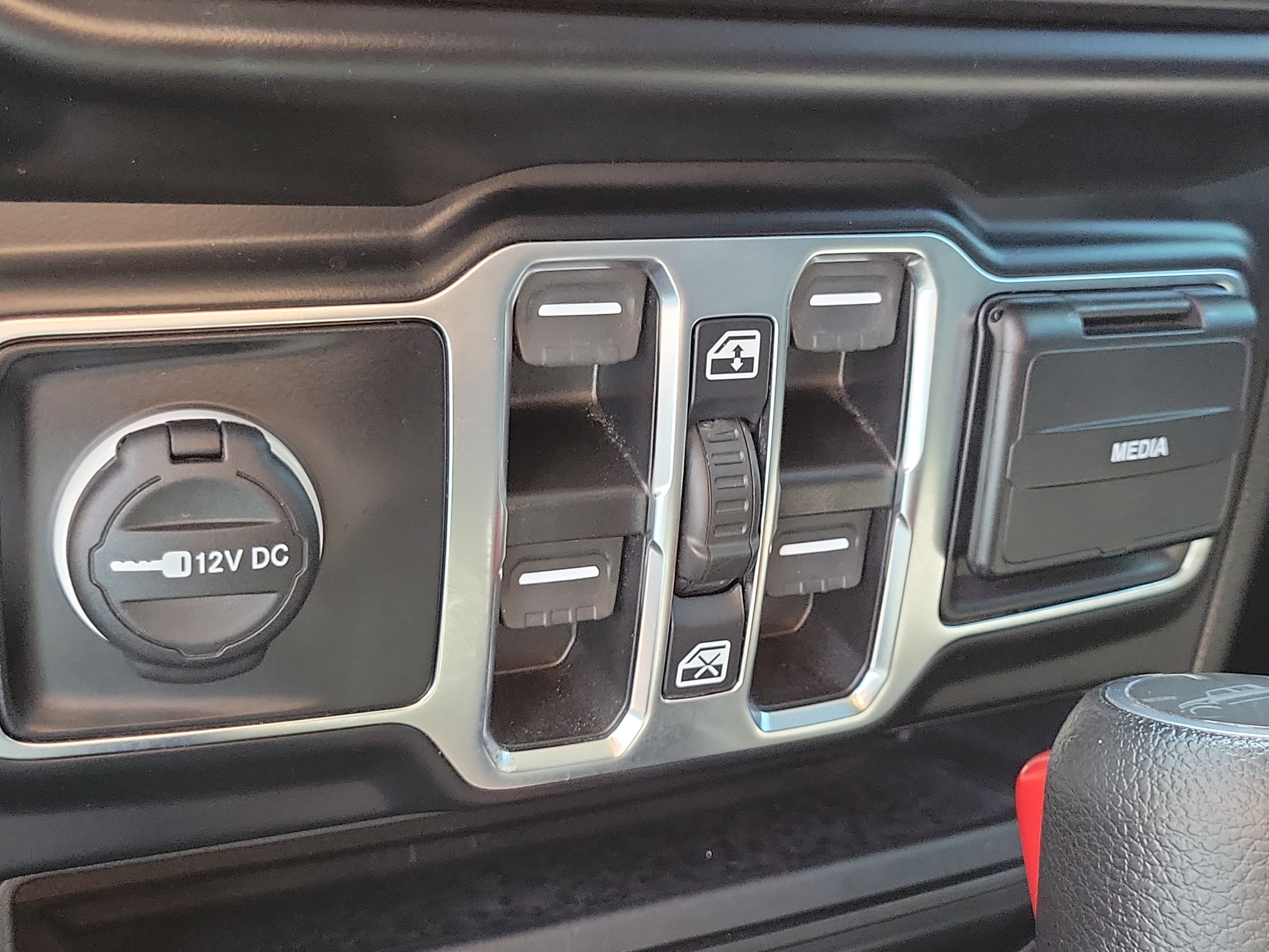 Used 2022 Jeep Gladiator Sport image 27