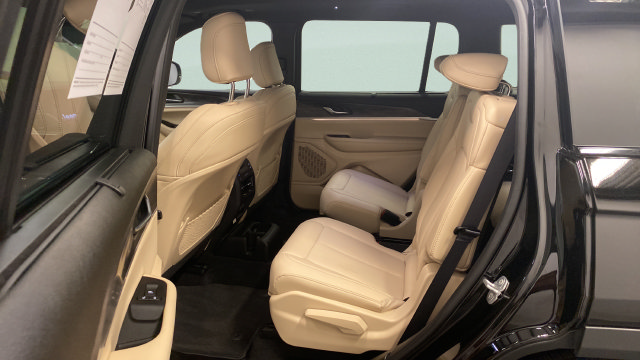 Used 2025 Jeep Grand Cherokee L Limited w/ Luxury Tech Group II AWD/4WD image 28