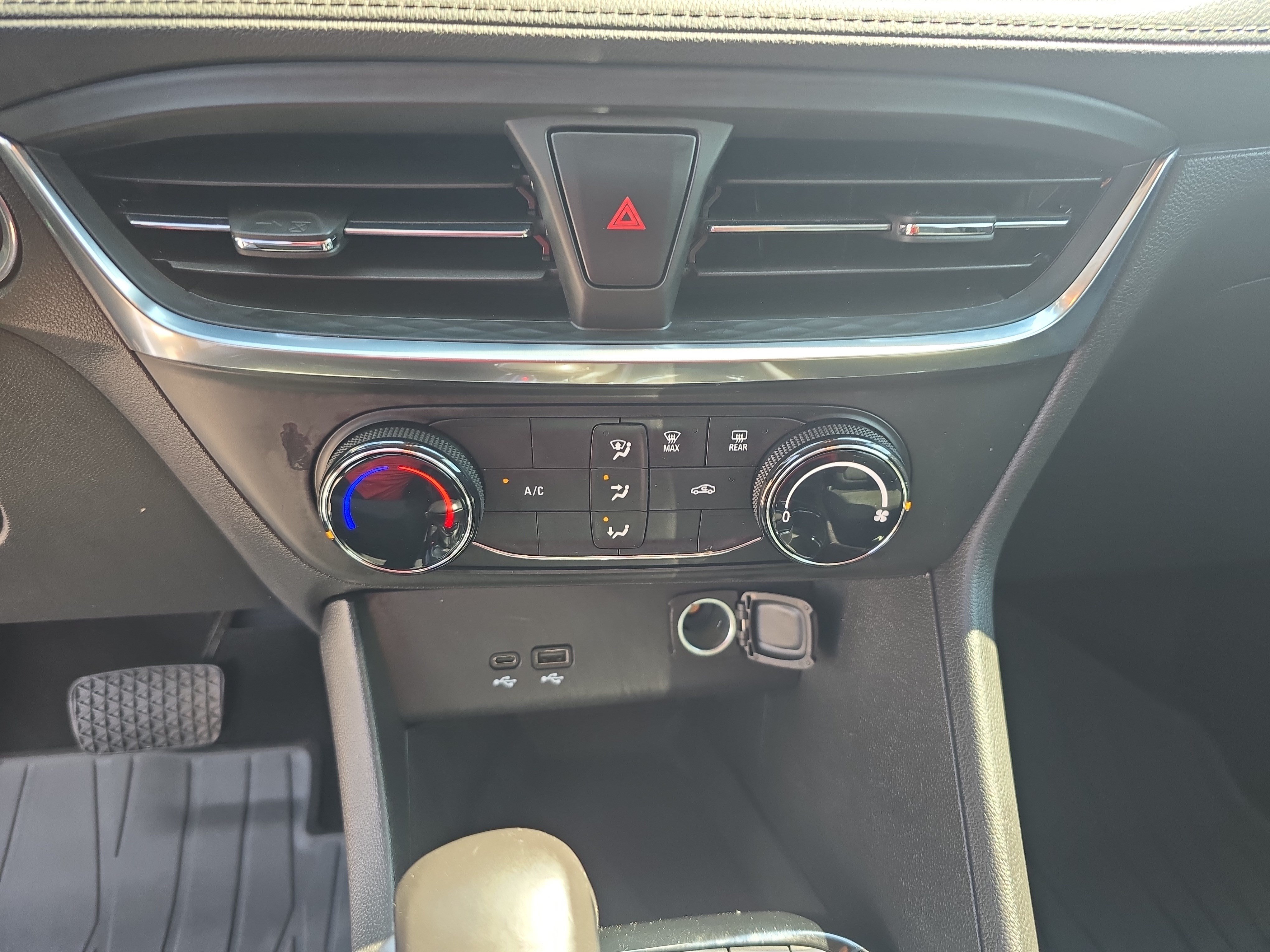 Used 2024 Buick Encore GX Preferred FWD image 22