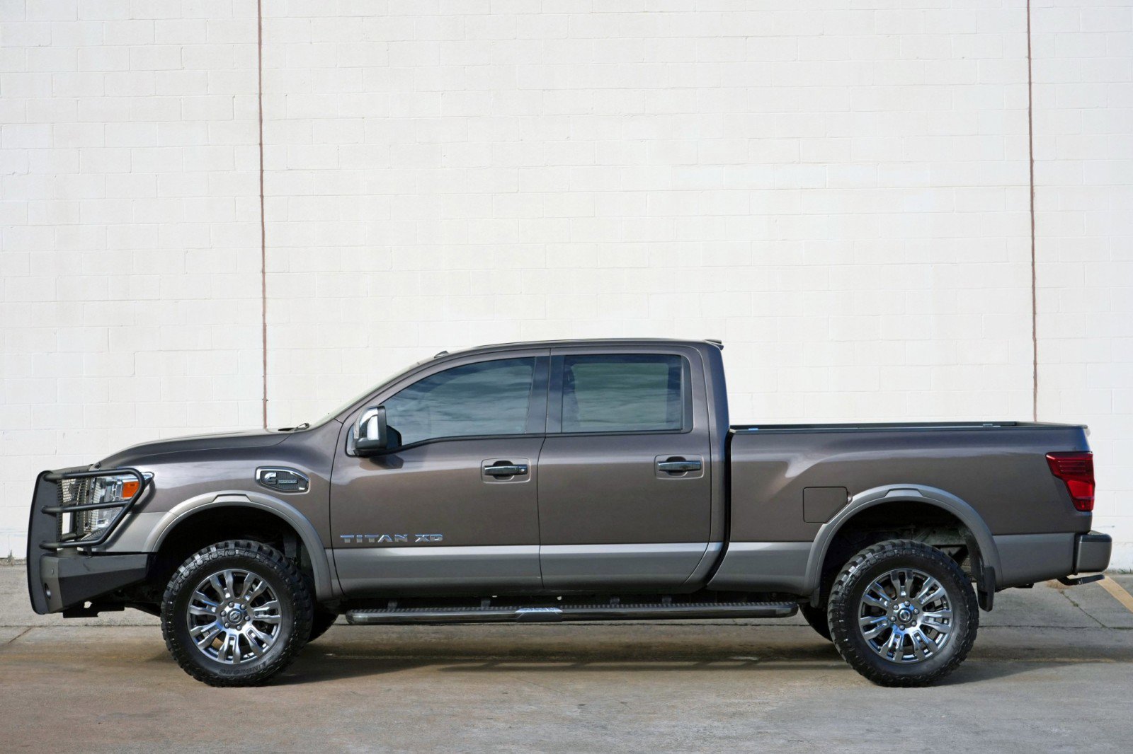 Used 2017 Nissan Titan Platinum Reserve AWD/4WD image 48