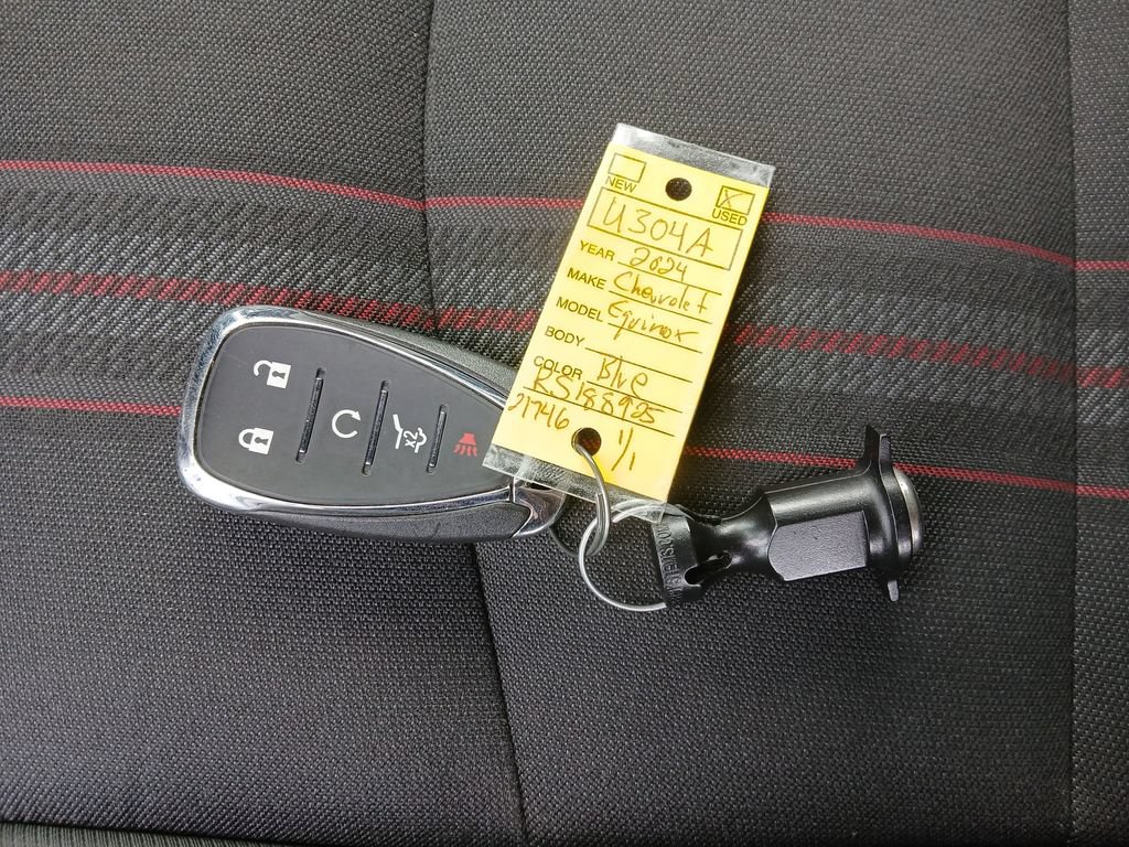 Used 2024 Chevrolet Equinox RS AWD/4WD image 28