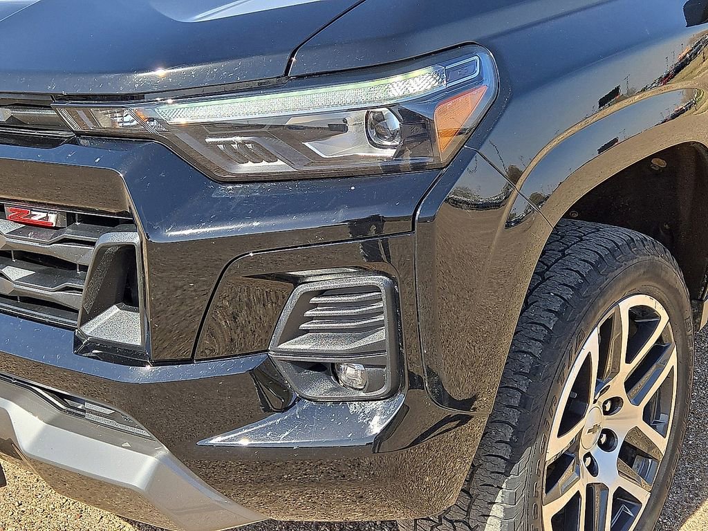Used 2023 Chevrolet Colorado Z71 w/ Z71 Convenience Package 2 image 9