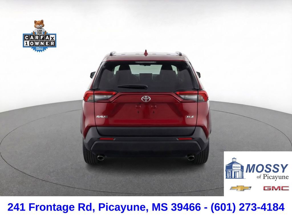 Used 2021 Toyota RAV4 XLE w/ Convenience Package image 8