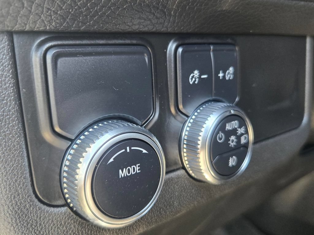 Used 2022 GMC Yukon Denali RWD image 19