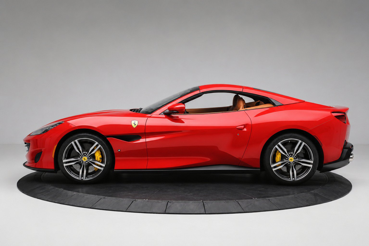 Used 2019 Ferrari Portofino RWD image 9