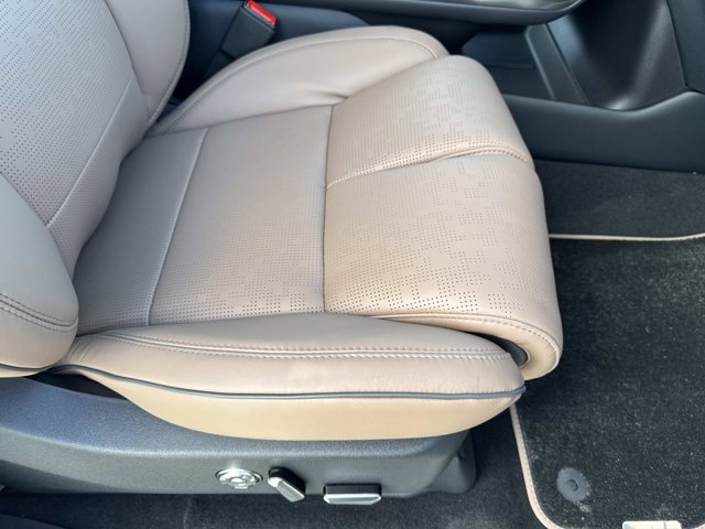 New 2025 Lincoln Navigator Black Label image 18