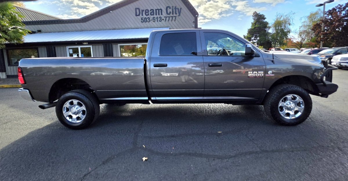 Used 2014 RAM 2500 Tradesman w/ Chrome Appearance Group AWD/4WD image 3