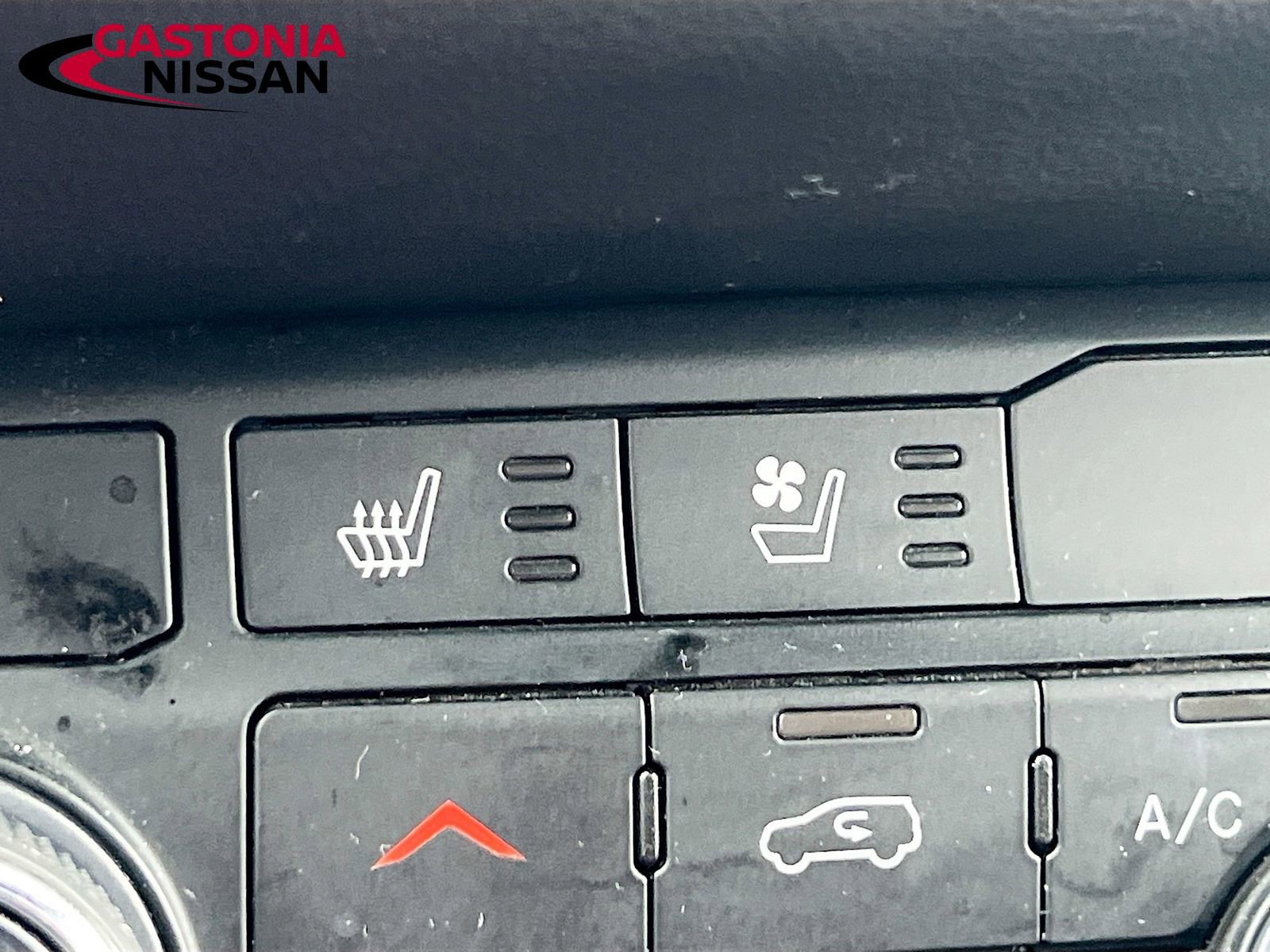 Used 2024 Dodge Durango GT image 27