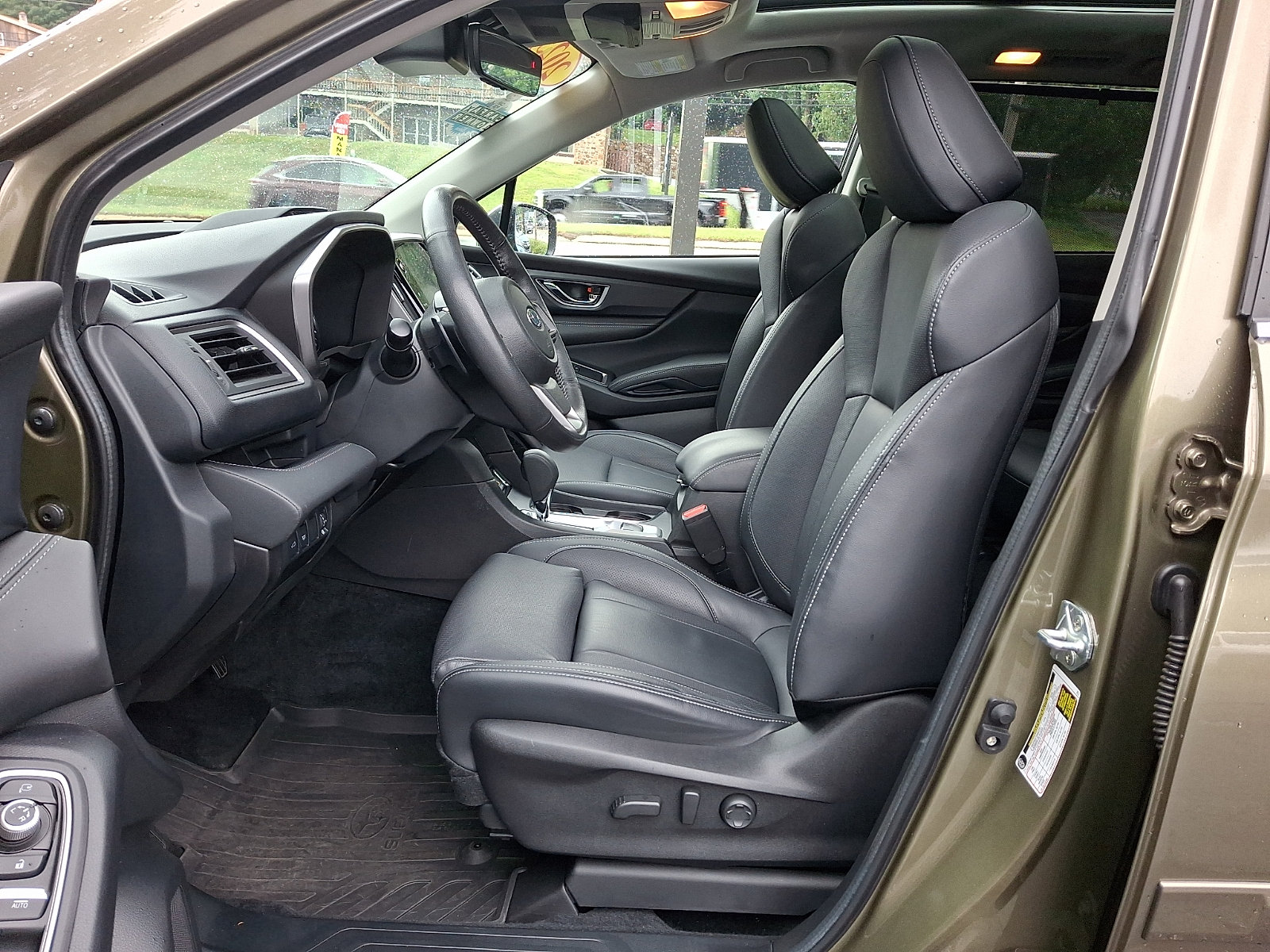 Used 2023 Subaru Ascent Limited w/ Technology Package AWD/4WD image 17