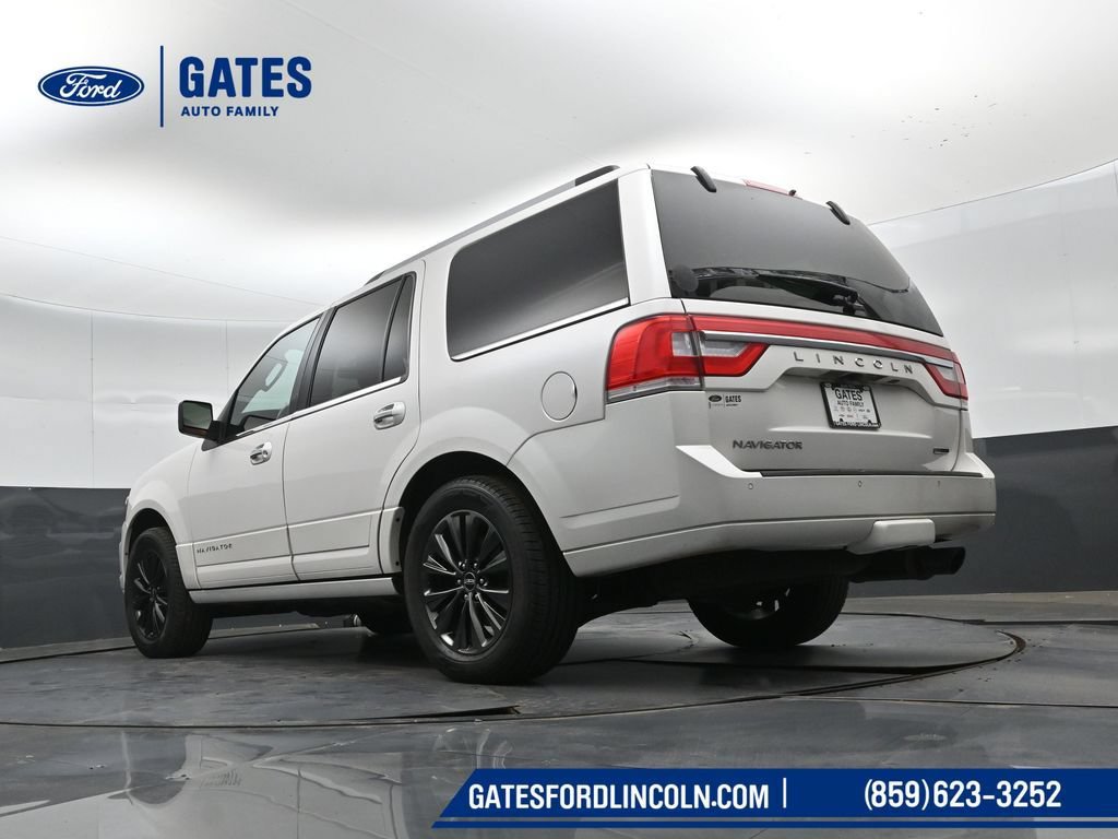 Used 2016 Lincoln Navigator Select AWD/4WD image 48