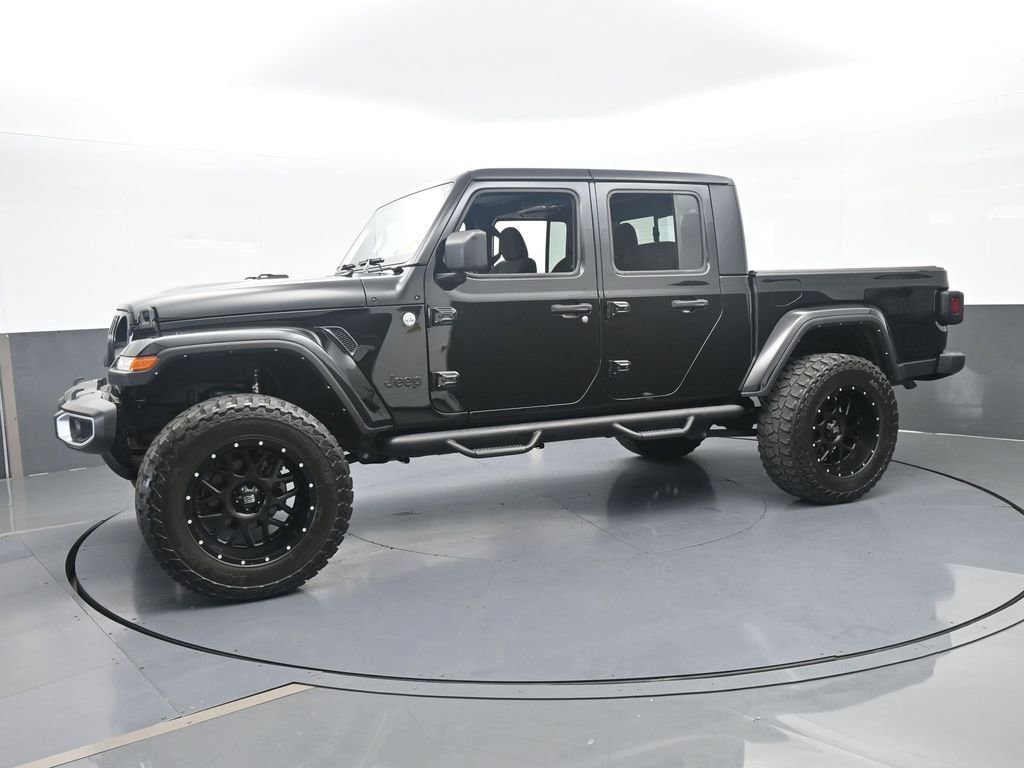 Used 2021 Jeep Gladiator Sport AWD/4WD image 2