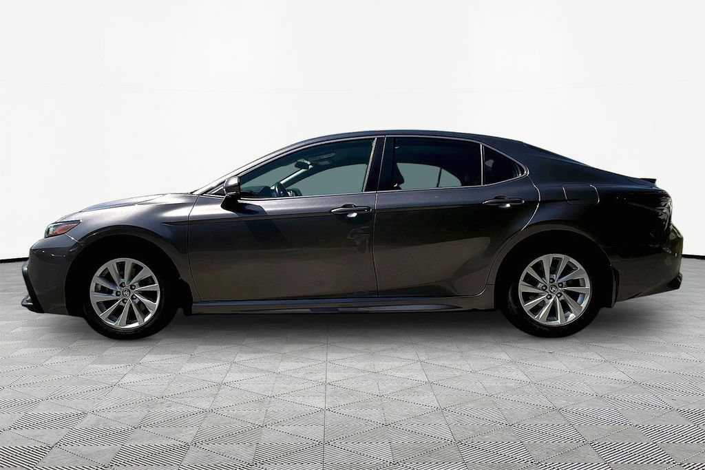 Used 2024 Toyota Camry SE FWD image 4
