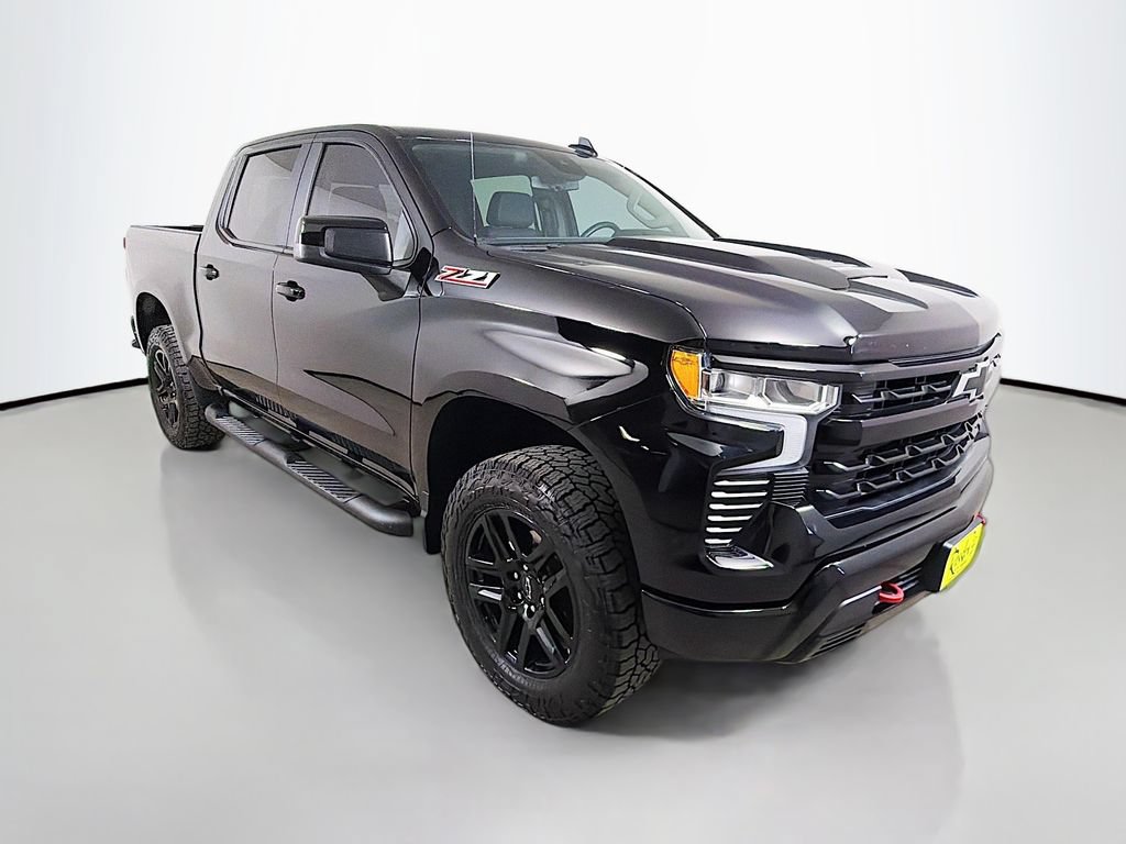 Used 2024 Chevrolet Silverado 1500 LT Trail Boss w/ Convenience Package II AWD/4WD image 4