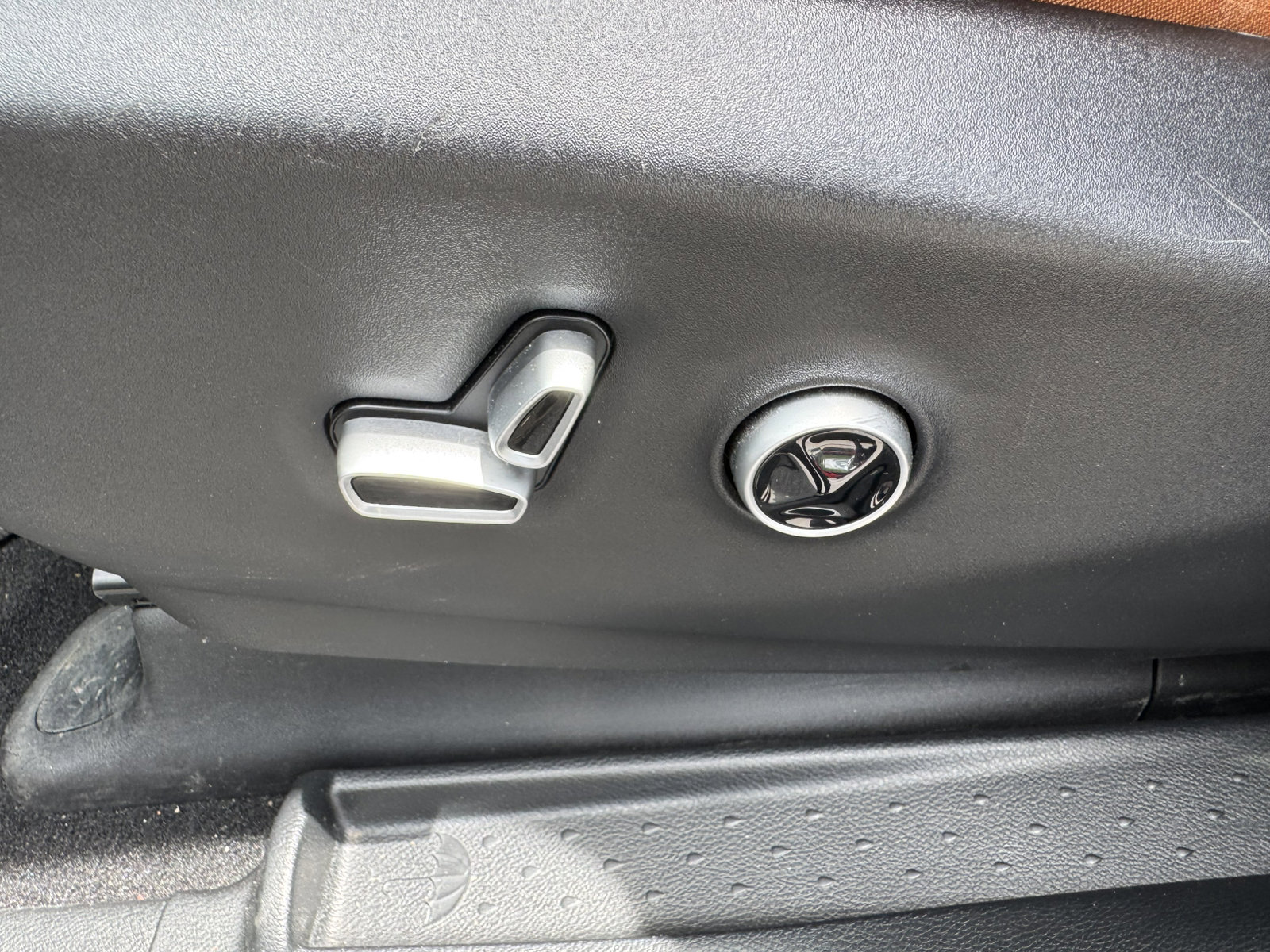 Used 2024 Chrysler Pacifica Pinnacle FWD image 11