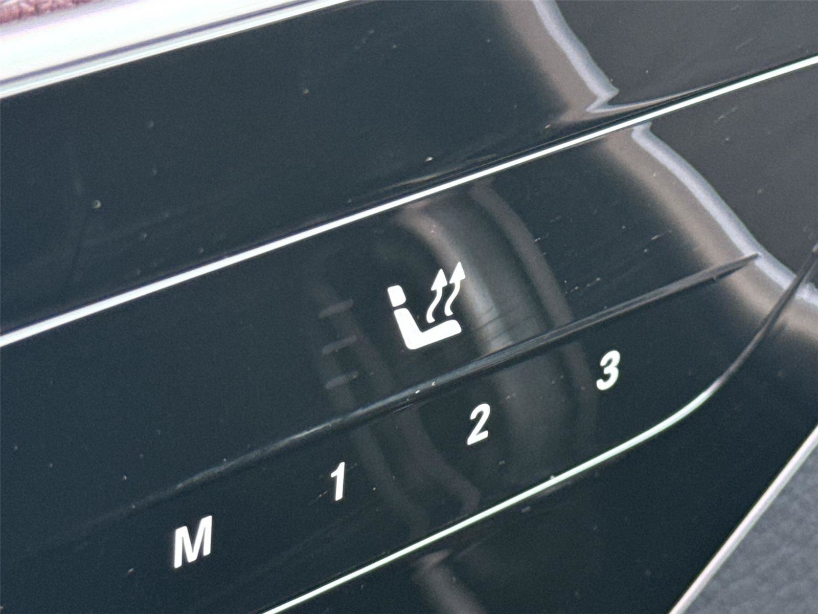 Used 2025 Mercedes-Benz C 300 4MATIC Sedan image 29