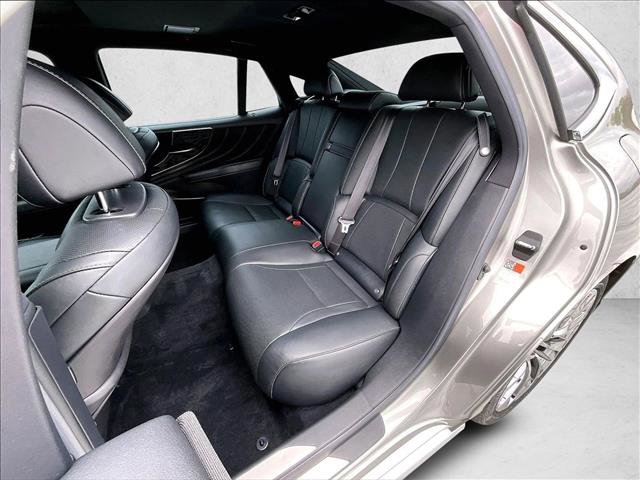 Used 2021 Lexus LS 500 w/ Accessory Package (Z2) RWD image 28