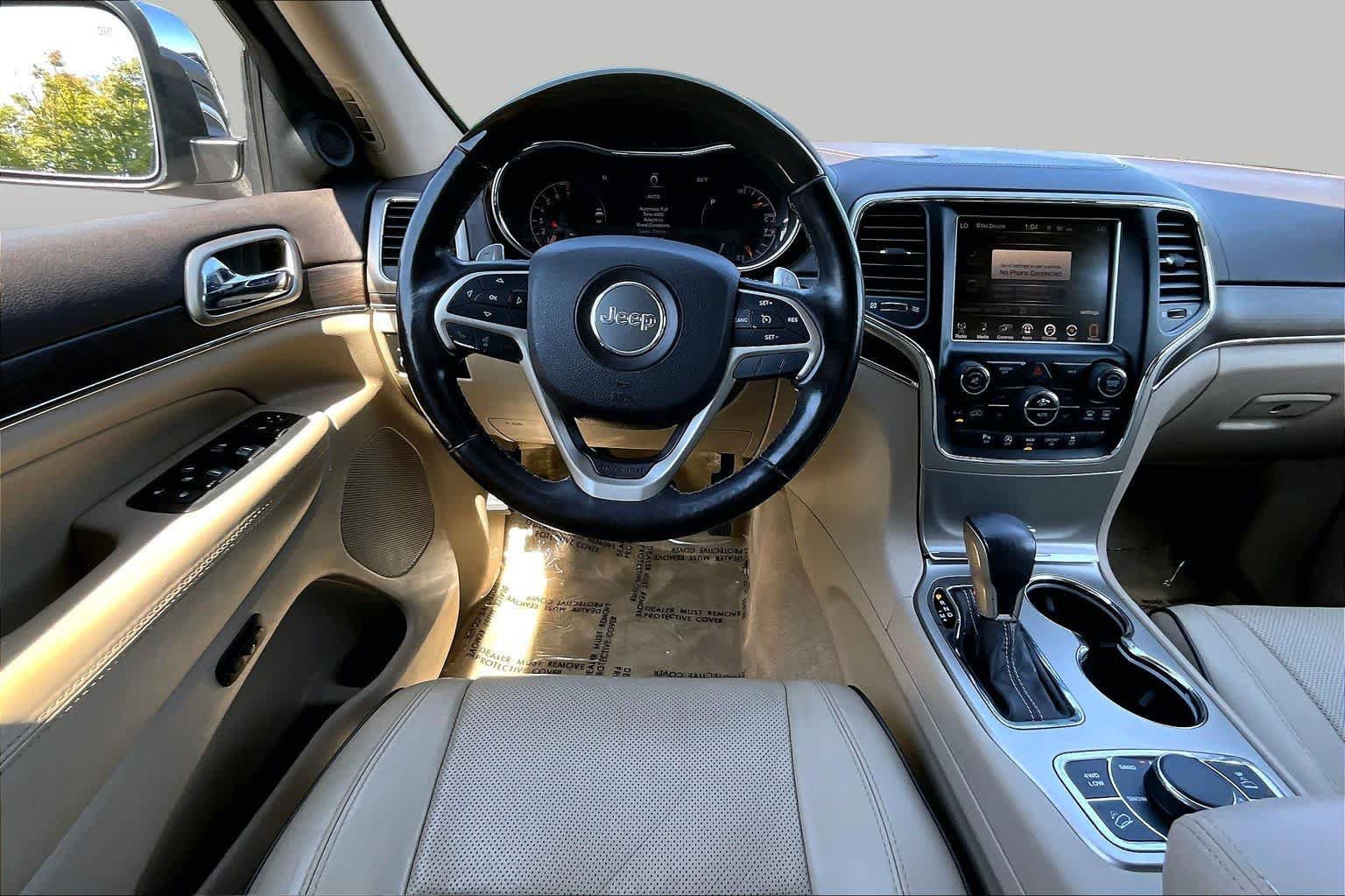 Used 2017 Jeep Grand Cherokee Overland AWD/4WD image 6