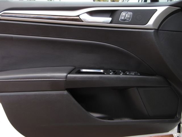 Used 2016 Ford Fusion SE w/ Equipment Group 502A image 9