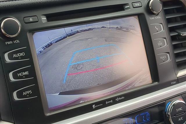 Used 2016 Toyota Highlander Plus FWD image 13