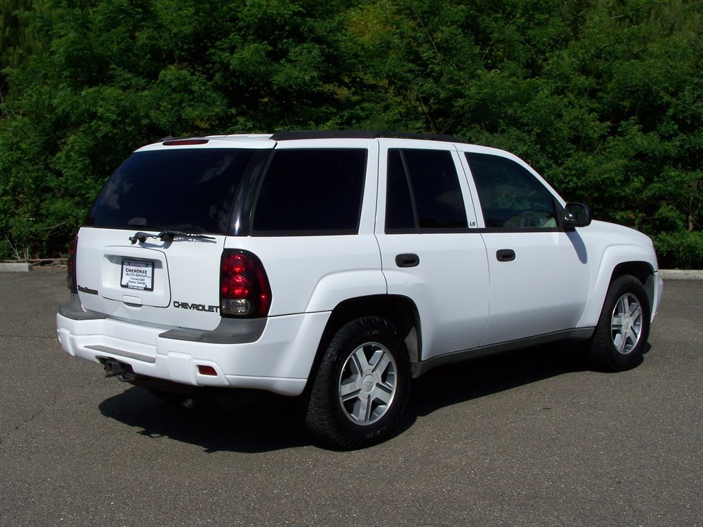 Used 2004 Chevrolet TrailBlazer LS w/ Skid Plate Package AWD/4WD image 2