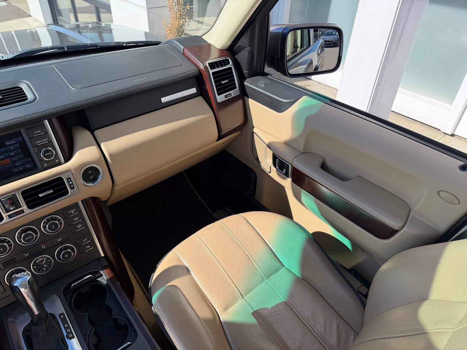 Used 2012 Land Rover Range Rover HSE LUX w/ Luxury Interior Pkg AWD/4WD image 7